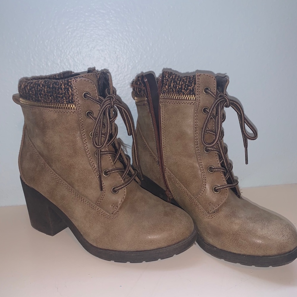 High heel boots